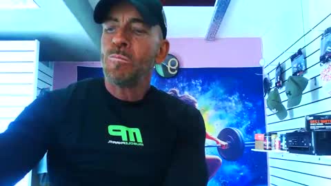 fabxxxl online show from October 4, 2025, 11:41 am