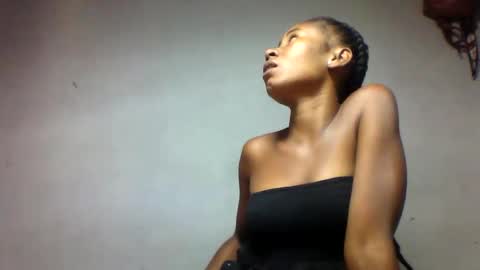 faiqua95 online show from April 12, 2026, 10:42 am