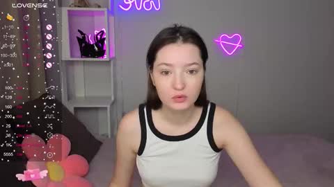 Snapshot of fairy_m00n chatting on October 13, 2025, 12:32 am Kate online show from October 13, 2025, 12:32 am