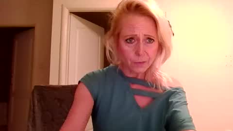 Snapshot of fairy_nightmare chatting on November 4, 2025, 5:01 pm Fairy NightMary online show from November 4, 2025, 5:01 pm