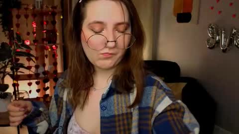 Tara online show from February 15, 2026, 9:44 pm