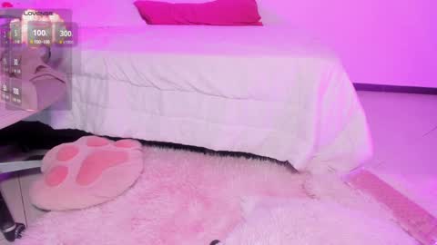 Sara  REMEMBER TO LEAVE A THUMB UP online show from December 9, 2024, 4:34 am