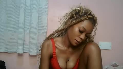 faizah_ online show from May 12, 2026, 4:09 am