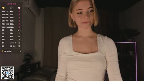 Snapshot of falinegelling chatting on January 17, 2025, 4:28 am Emilia online show from January 17, 2025, 4:28 am