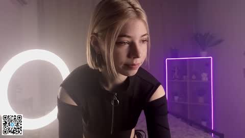 Snapshot of falinegelling chatting on February 2, 2025, 4:15 am Emilia online show from February 2, 2025, 4:15 am