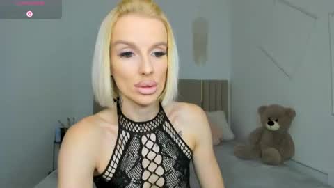 Lana online show from July 17, 2026, 11:31 pm