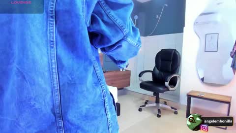 Snapshot of fallen_angel999888 chatting on November 8, 2025, 12:05 pm Angel online show from November 8, 2025, 12:05 pm