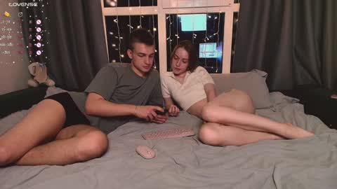 Snapshot of familysexy34 chatting on December 29, 2024, 1:24 am familysexy34 online show from December 29, 2024, 1:24 am