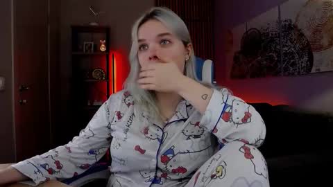 Bella online show from November 15, 2025, 11:07 am