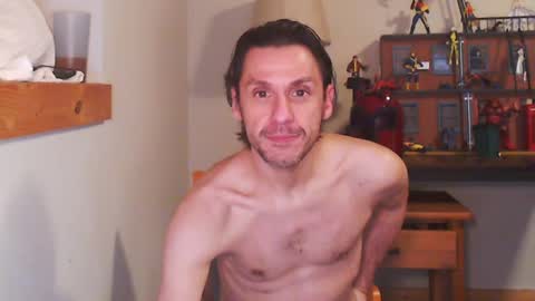 Snapshot of fanfriction chatting on December 21, 2024, 8:28 am Fan Friction online show from December 21, 2024, 8:28 am