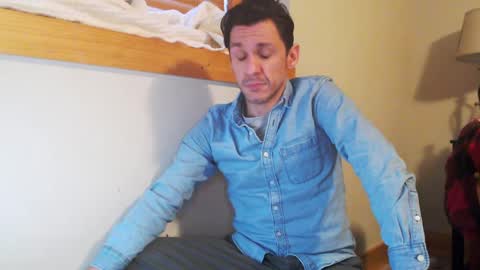 Snapshot of fanfriction chatting on January 8, 2025, 7:03 pm Fan Friction online show from January 8, 2025, 7:03 pm