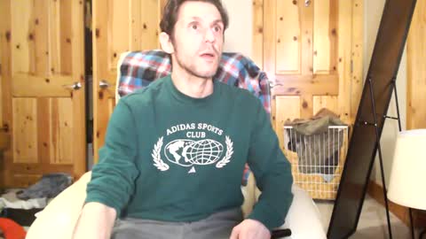 Snapshot of fanfriction chatting on March 2, 2025, 3:24 am Fan Friction online show from March 2, 2025, 3:24 am