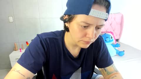 FANNY online show from September 12, 2025, 4:23 am