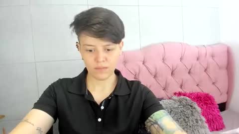 FANNY online show from November 13, 2025, 7:57 pm