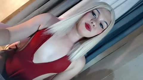 Snapshot of fantasticcock69_daniella chatting on November 29, 2025, 4:54 pm DANIELLA - DONT FORGET TO GIVE ME A THUMBSU UP online show from November 29, 2025, 4:54 pm