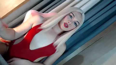 Snapshot of fantasticcock69_daniella chatting on December 22, 2025, 1:08 pm DANIELLA - DONT FORGET TO GIVE ME A THUMBSU UP online show from December 22, 2025, 1:08 pm