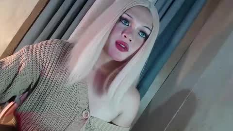 Snapshot of fantasticcock69_daniella chatting on March 4, 2026, 2:45 pm DANIELLA - DONT FORGET TO GIVE ME A THUMBSU UP online show from March 4, 2026, 2:45 pm