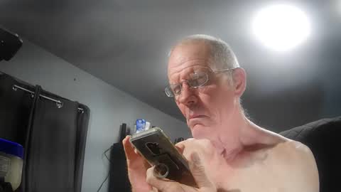 fantasyresort online show from September 28, 2025, 3:12 am