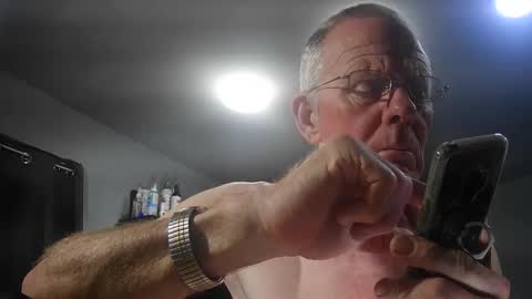 fantasyresort online show from April 12, 2026, 3:11 am