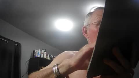 fantasyresort online show from April 14, 2026, 3:01 am