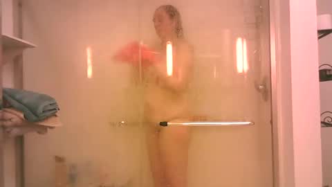 Snapshot of fapqueenc17 chatting on February 6, 2025, 2:44 am Scarlett online show from February 6, 2025, 2:44 am