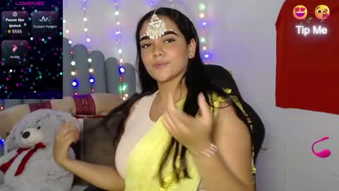 Snapshot of farah_samira chatting on May 19, 2026, 7:42 pm farah online show from May 19, 2026, 7:42 pm