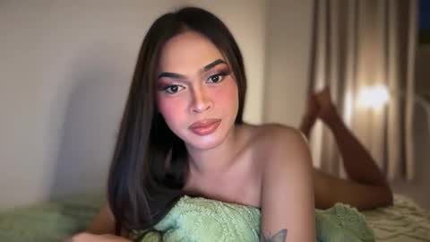 farrahmoanx online show from May 10, 2026, 6:13 pm