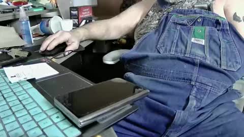 Fred. online show from February 4, 2025, 10:34 pm