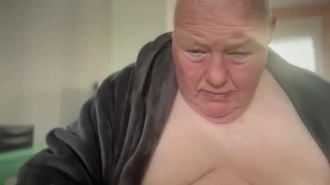 fatslutcutey online show from December 3, 2024, 10:39 am