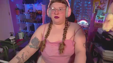 Snapshot of fatveronica chatting on March 17, 2026, 12:19 pm FatVeronica online show from March 17, 2026, 12:19 pm