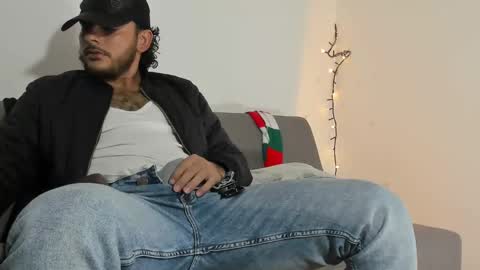 favid95 online show from January 13, 2025, 12:30 am