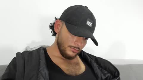 favid95 online show from February 6, 2025, 2:55 am