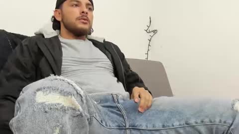 favid95 online show from February 13, 2025, 8:13 pm