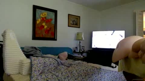 Fee Free To Smile online show from April 6, 2026, 1:56 pm