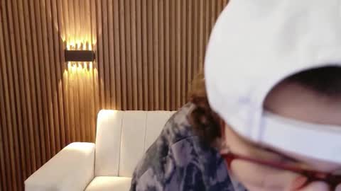 Feelena online show from February 16, 2026, 5:53 pm