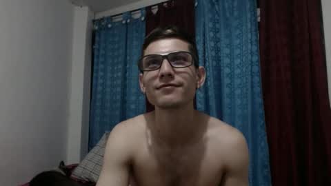 jhonatan felipe online show from February 12, 2025, 10:59 pm