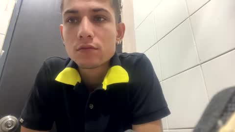 jhonatan felipe online show from February 28, 2025, 3:26 pm