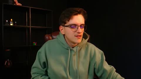 Snapshot of felixstark chatting on April 23, 2026, 12:29 pm FelixStark online show from April 23, 2026, 12:29 pm
