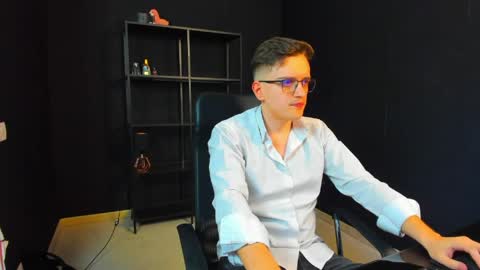 Snapshot of felixstark chatting on April 28, 2026, 4:17 am FelixStark online show from April 28, 2026, 4:17 am