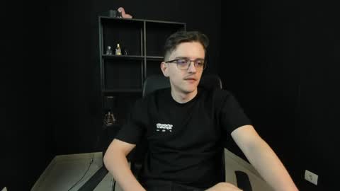Snapshot of felixstark chatting on May 7, 2026, 5:46 am FelixStark online show from May 7, 2026, 5:46 am