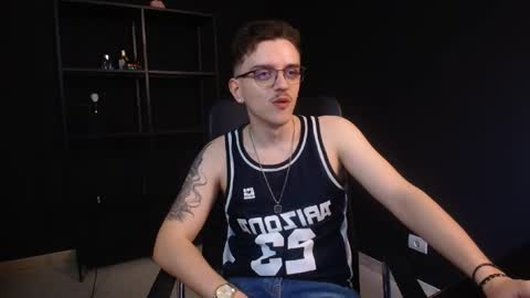 Snapshot of felixstark chatting on June 4, 2026, 5:35 am FelixStark online show from June 4, 2026, 5:35 am