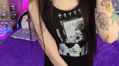 Fenilea online show from December 15, 2025, 8:35 pm