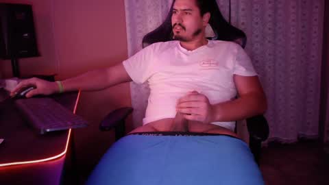 Snapshot of fernan_reds chatting on December 2, 2024, 8:55 pm Fernan online show from December 2, 2024, 8:55 pm