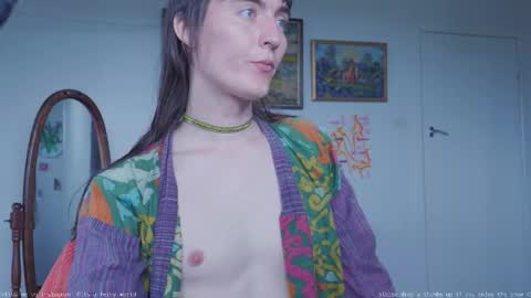 Snapshot of fernydew chatting on March 5, 2025, 12:27 am Fern next stream 430pm Monday PST online show from March 5, 2025, 12:27 am