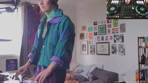 Snapshot of fernydew chatting on September 20, 2025, 2:34 am Fern next stream 430pm Monday PST online show from September 20, 2025, 2:34 am