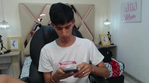 FER PHOENIX online show from March 3, 2025, 3:30 am