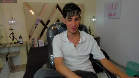 FER PHOENIX online show from October 18, 2025, 4:26 am