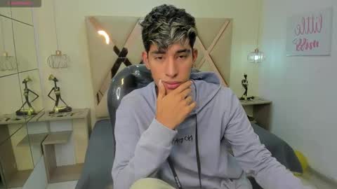 FER PHOENIX online show from October 28, 2025, 3:32 am