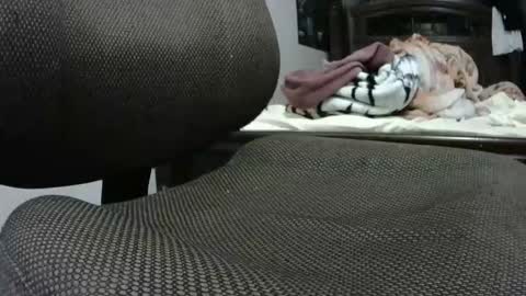 fescarf1991 online show from October 6, 2025, 3:26 am