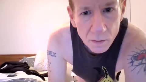 festive99 online show from October 28, 2025, 2:04 am